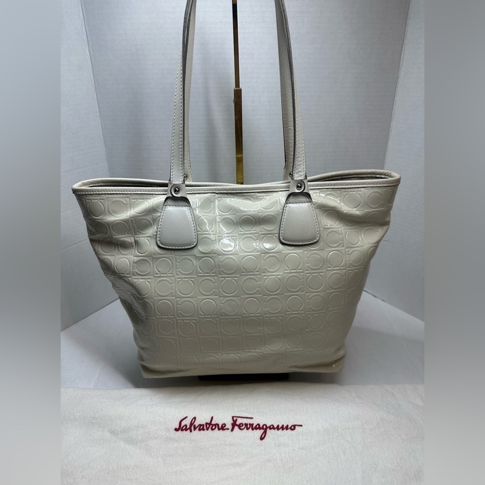 Authentic Salvatore Ferragamo Gancini Embossed Leather w/ COA - Picture 8 of 15